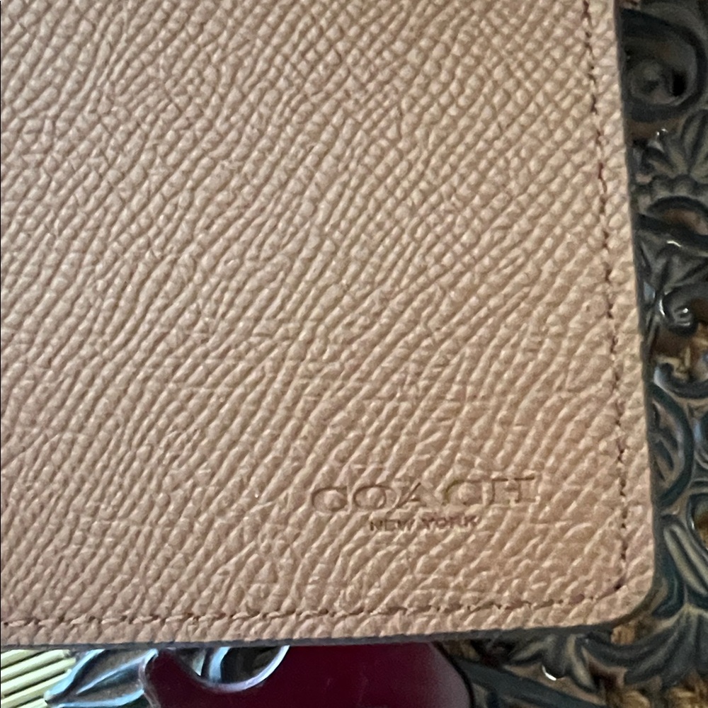 Coach Medium Brown Pebbled Leather Checkbook Wallet. VGUC - Picture 8 of 9